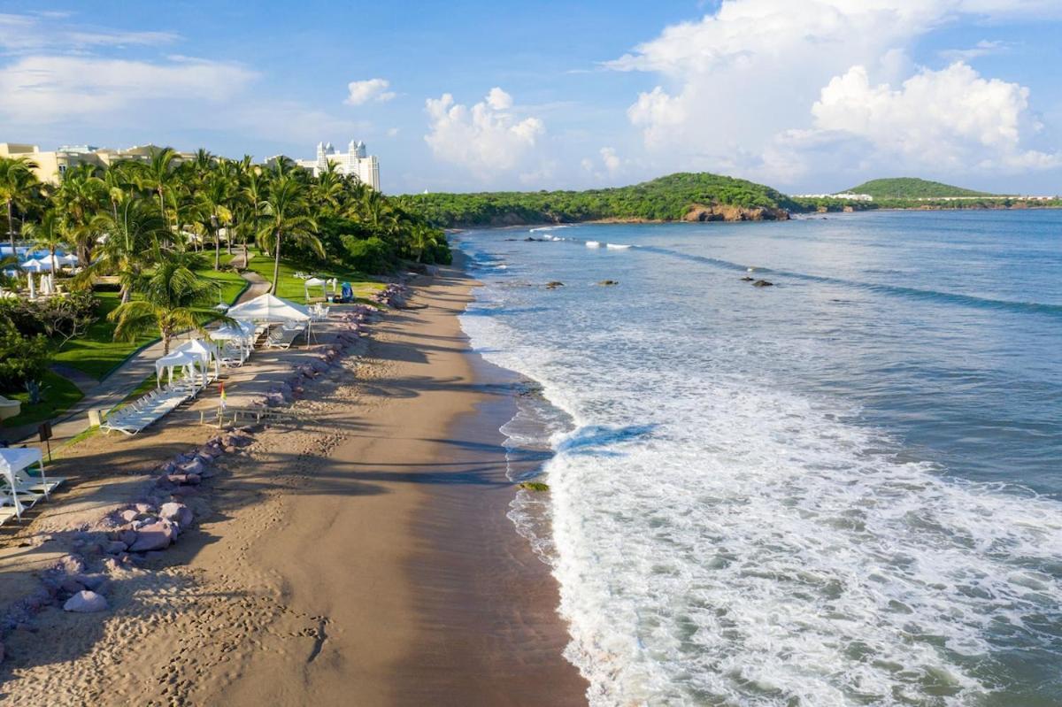 Pueblo Bonito Emerald Bay Resort & Spa Mazatlan Exterior photo